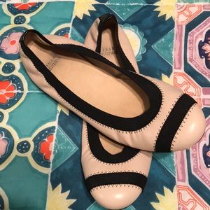 Like new Stuart Weitzman stretch ballet flats